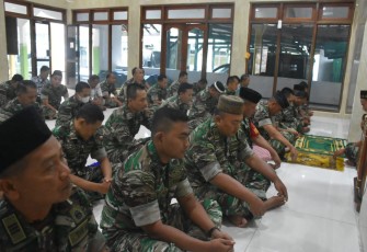 Doa bersama prajurit Kodim 0803/Madiun