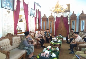 Pertemuan Wakil Bupati Blitar Didampingi Sekda dan Jajarannya dengan Baznas Pusat di Pendopo RHN (foto : Faisal NR / Klikwarta.com)