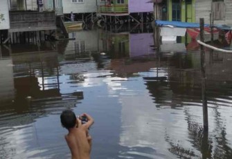 Banjir masih merendam pemukiman warga 