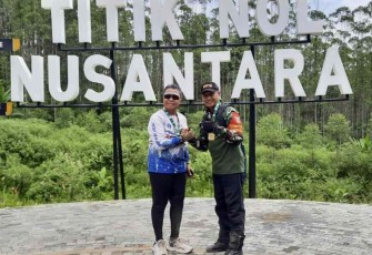 Kapten Inf Andik S bersama Kadispora Pemrov Sulbar di IKN, Minggu (2/10)