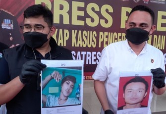 Kapolres Gresik AKBP Mochamad Aziz saat konferensi pers dua penganiaya penjual nanas diburu Polisi. Rabu (30/11) 