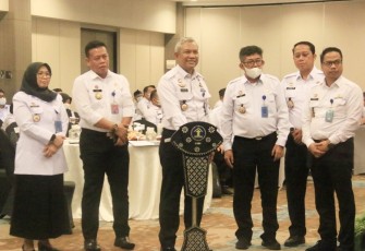 Tejo Harwanto saat membuka Rakor Kemenkumham Banten tahun 2022 di Aston Anyer Beach Hotel, Serang. Rabu (7/12) 