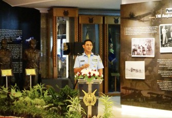 Kadispenau Marsekal Pertama TNI Indan Gilang Buldansyah saat memberikan sambutan acara FGD di Muspusdirla Yogyakarta, Kamis (8/12)