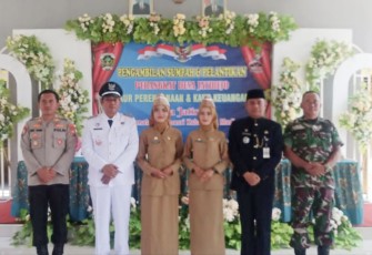 Danramil Wonoasri saat foto bersama perangkat desa