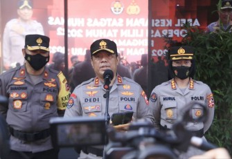Kadiv Humas Polri Irjen Dedi Prasetyo saat memberikan keterangan pers di Jakarta, Senin (19/12)