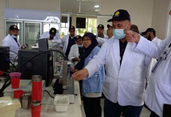 Peserta asal Palestina saat belajar di laboratorium BBIB Singosari, Selasa (13/12/2022).