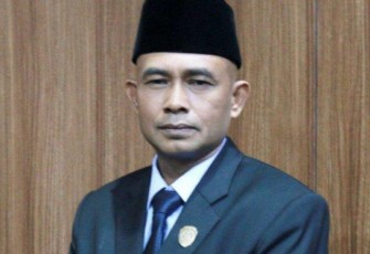 Ketua DPRD Kota Bengkulu Suprianto 