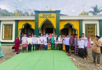 Foto bersama usai sholat ied