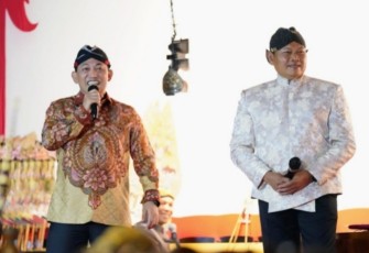 Pagelaran wayang kulit bertajuk 'Semar M'bangun Kahyangan' di Lapangan Bhayangkara, Jakarta Selatan, Sabtu 2 Juli 2022 malam.