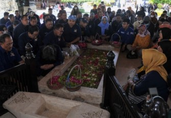Kader NasDem saat Ziarah ke Makam Bung Karno.