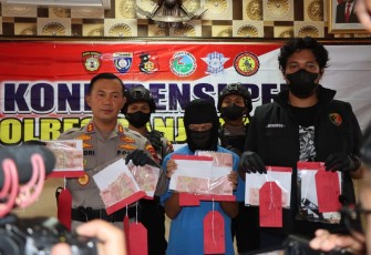 Kapolres Banjarnegara AKBP Hendri Yulianto SIK, MH saat konferensi pers di Mapolres Banjarnegara, Jum'at (30/9/2022).