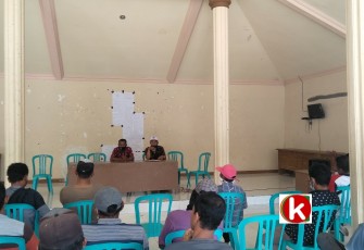 Audiensi Masyarakat Peduli Bululawang dengan Pemdes Bululawang (foto : Faisal NR / Klikwarta.com)