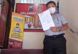 Sekdes Jaten, Kecamatan Wonodadi, Kabupaten Blitar, Apdi Prayoga, Setelah Diminta Keterangan dari Satreskrim Polres Blitar Kota. (foto : Klikwarta.com / dok. Apdi Prayoga)
