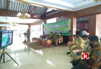 Situasi Musrenbang Kecamatan yang Digelar Secara Daring dan Diikuti Sekda, Kepala OPD, Pimpinan DPRD, dan Camat serta Kades se- Kabupaten Blitar (foto : Faisal NR / Klikwarta.com)