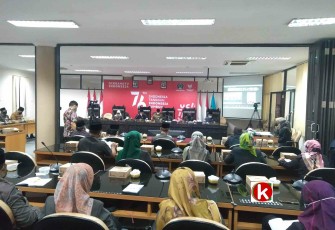 Suasana Rapat Paripurna DPRD Kabupaten Blitar Dengan Agenda Penyampaian LKPJ Bupati Blitar Tahun Anggaran 2021 (foto : Faisal NR / Klikwarta.com)