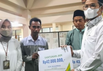 Penyerahan Jaminan Kematian oleh BPJS Ketenagakerjaan Cabang Madura