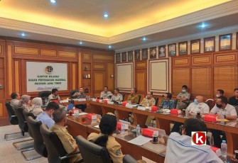 Wakil Bupati Blitar Rahmat Santoso Pimpin Rakor di Kanwil BPN Jawa Timur Diikuti Jajaran Kanwil BPN Jatim, BPN Kab. Blitar, OPD terkait di Lingkungan Pemkab Blitar (foto : Faisal NR / Klikwarta.com)