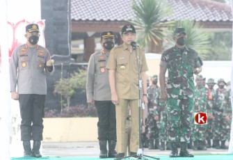 Wakil Bupati Blitar Pimpin Apel Gelar Pasukan Kesiapsiagaan Penanggulangan Bencana Kabupaten Blitar (foto : Faisal NR / Klikwarta.com)