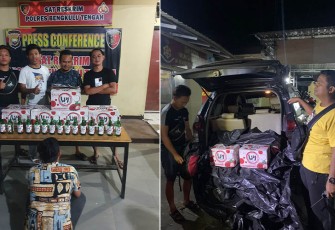 Warga Asal Sumsel (jongkok) saat Diamankan Satgas Gakkum Ops Pekat Polres Benteng