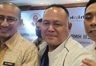 Ketua BPW HIPKA Jawa Timur dr Agung Mulyono (Tengah)