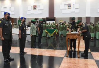Pangdam Jaya saat Pimpin Serah Terima Jabatan Danpomdam dan Kaajendam Jaya