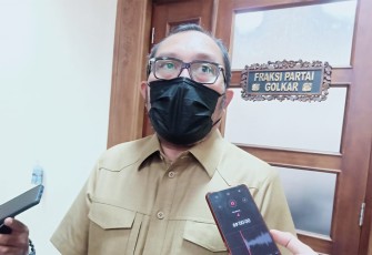 Wakil ketua DPRD Jatim yang juga penasehat FPG DPRD Jatim, Sahat Tua Simanjuntak