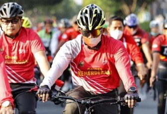 Danrem Kolonel Deni Meriahkan Gowes Kemerdekaan di Kota Madiun
