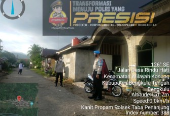 Polisi saat Beri Pengamanan