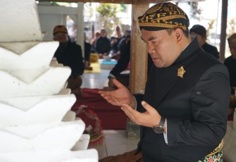  Bupati Blora Arief Rohman ziarah ke makam leluhur Blora.