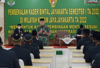Irdam Jaya Brigjen TNI M. Arifin saat tutup penataran Kader Bintal Jayakarta 