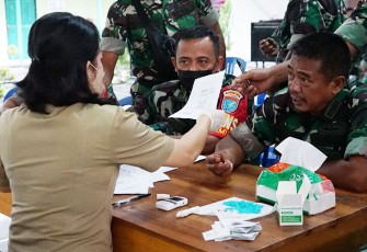 Pemeriksaan kesehatan deteksi dini penyakit tidak menular (PTM) bertempat di Aula Makodim, Jalan Ahmad Yani Nomor 80 Kelurahan Pahandut, Kota Palangka Raya, Selasa 20 September 2022. 
