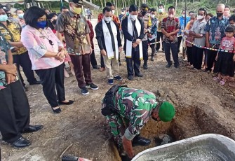 Peletakan Batu Pertama Pembangunan Gereja GKE Jemaat Apung 
