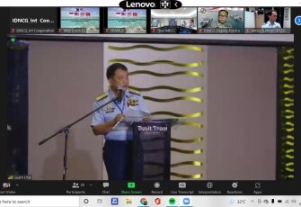 video teleconference, Jumat (8/4/2022).