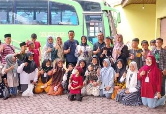 Hj Ellya Rosa saat Lepas Peserta Olimpiade JSOPOSI 