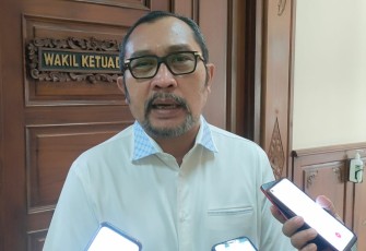 Wakil Ketua DPRD Jatim Sahat Tua Simanjuntak saat ditemui di kantor DPRD Jatim, Kamis (23/6/2022).