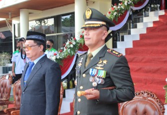 Dandim 1016/Palangka Raya saat Hadiri Upacara Penurunan Bendera Merah Putih