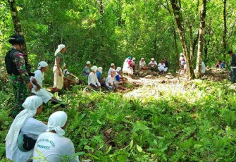 Pengembalian Situs Makam Leluhur Marga Soa Tualeka
