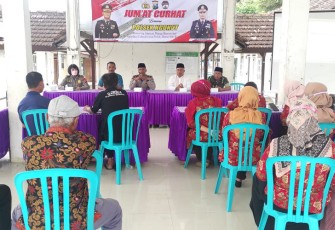 Polsek Ngunut Gelar Jumat Curhat