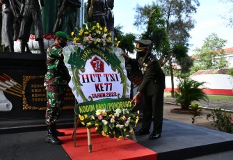 Ziarah Nasional Memperingati HUT ke-77 TNI