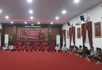 Acara tahlilan dan doa bersama untuk para korban peristiwa Kudatuli 1996, di Kantor DPC PDI Perjuangan Kabupaten Karanganyar pada Selasa (26/7/2022) malam.