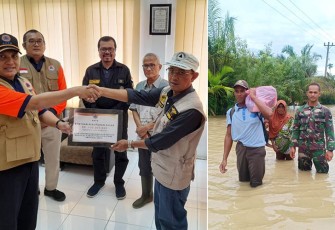 BNPB saat Serahkan Dukungan Senilai Rp350 Juta