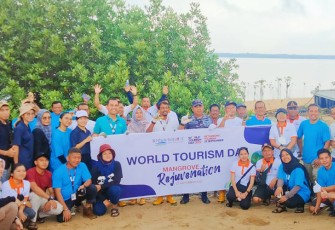 Bintan Resorts Tanam 1000 Bakau dan Bersihkan Sungai