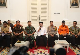 Konferensi pers update penanganan gempa bumi M5,6 Kabupaten Cianjur pada Senin (28/11) di Pendopo Kabupaten Cianjur.