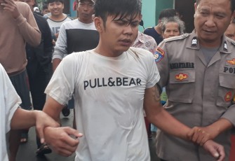 Tersangka saat diamankan