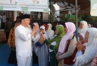Gubernur Bengkulu Rohidin Mersyah saat Safari Ramadhan di Masjid Nurul Yakin Desa Kota Pagu Kec. Curup Utara Kab. Rejang Lebong, Rabu (13/4/2022).