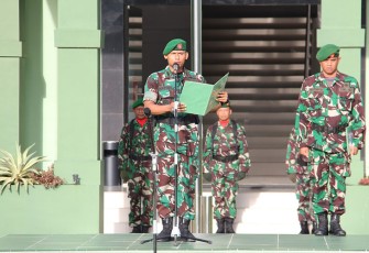Kepala Staf Kodim 0906/Kutai Kartanegara saat pimpin upacara bendera, Senin (29/8/2022) kemarin.