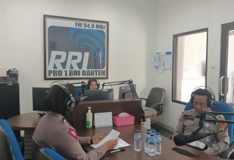 Ditlantas Polda Banten saat Talkshow di RRI Banten