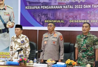 Wakapolda Bengkulu saat Ikuti Rakor Daring Pengamanan Jelang Nataru 
