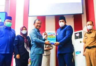 Penyampaian LKPJ 2021 Bupati Bintan