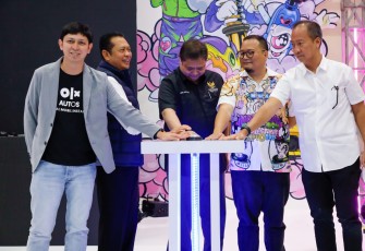 Bamsoet saat membuka acara puncak Black Stone Live Modz Challenge 2022 'Perang Bintang' OLX Autos IMX 2022, di Hall A, JCC, Jakarta (1/10/22).